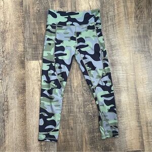 Zyia Camo Pocket Light N Tight Leggings